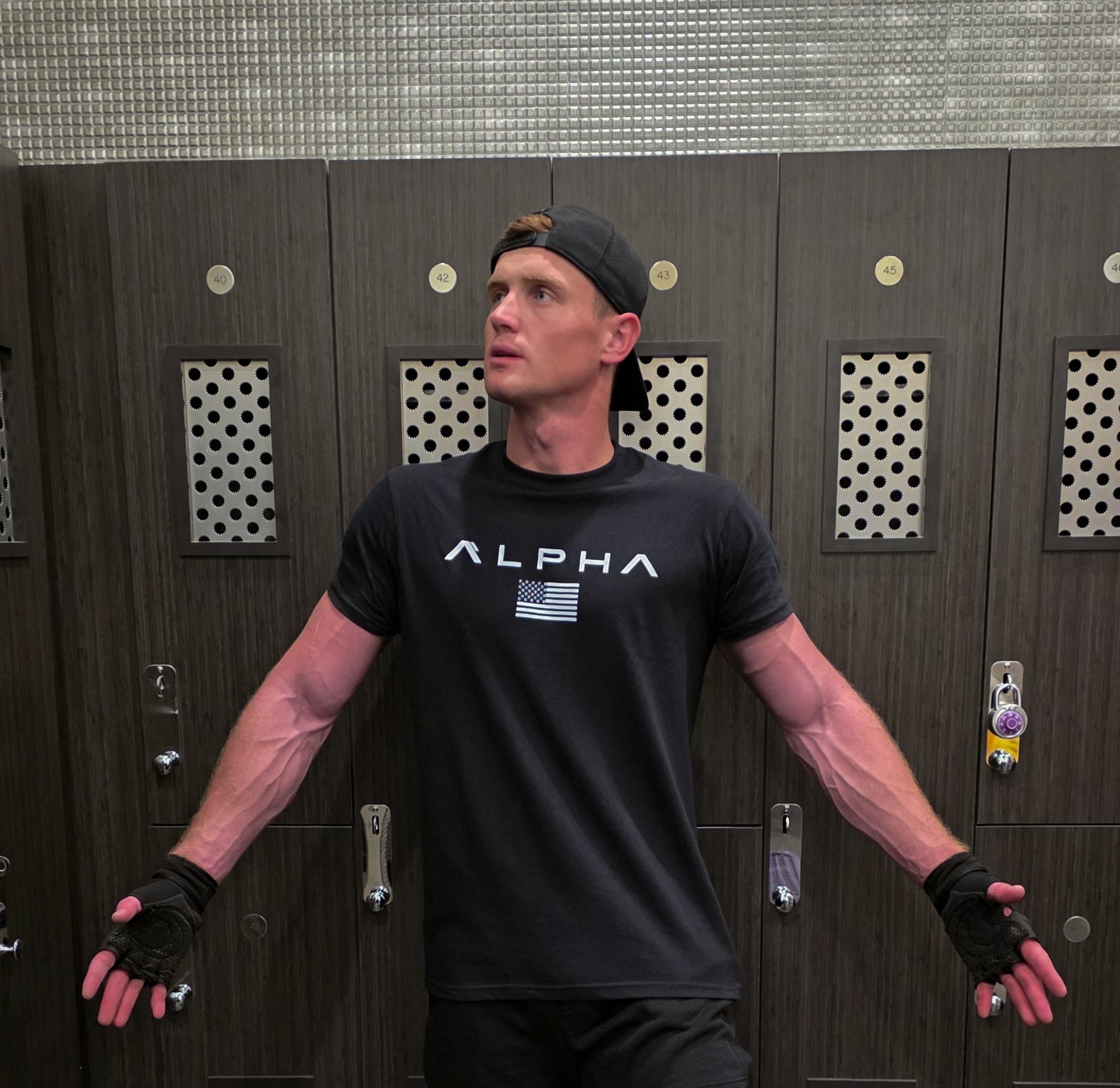Camiseta Deportiva “ALPHA” – Algodón Premium